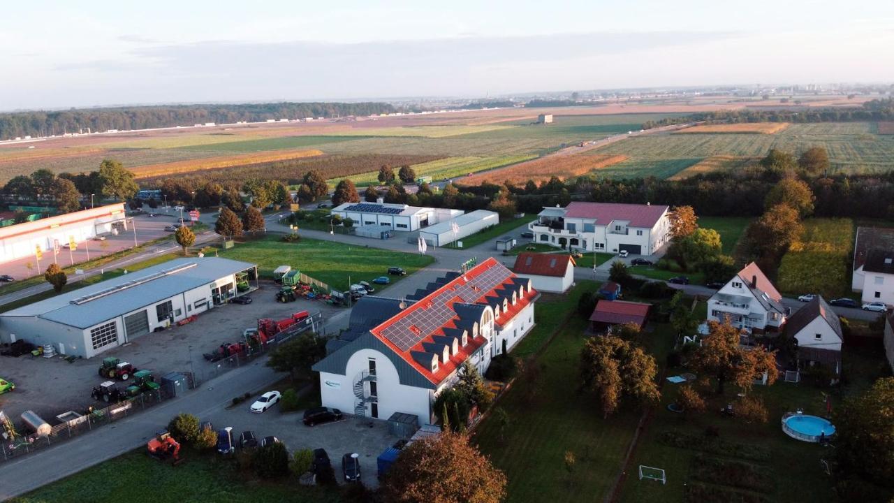 Hotel Sunparc - Shuttle Zum Europa-Park Rust 4Km & Rulantica 2Km Ringsheim Eksteriør bilde