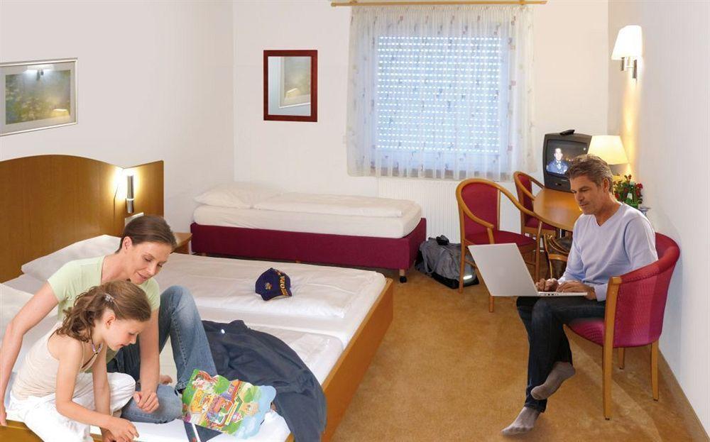 Hotel Sunparc - Shuttle Zum Europa-Park Rust 4Km & Rulantica 2Km Ringsheim Eksteriør bilde